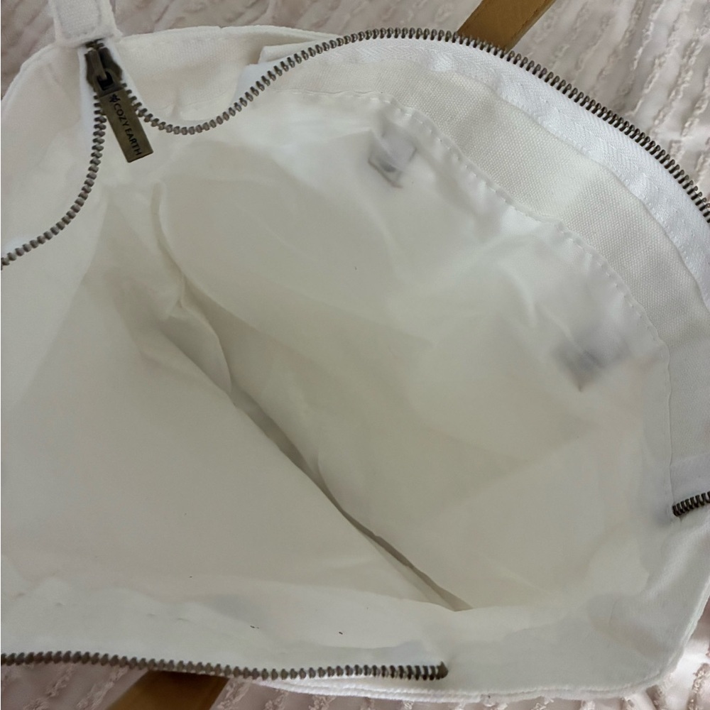 cozy earth white canvas tote bag NWT - Picture 3 of 3